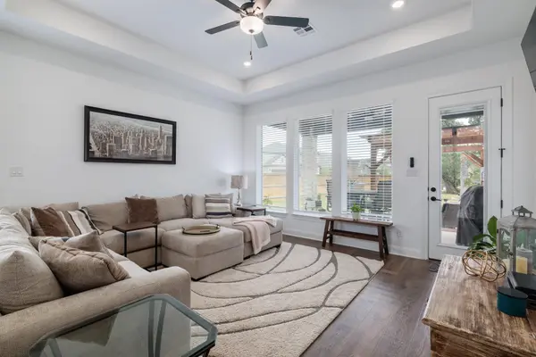 1236 Scenic Green LOOP, Georgetown, TX 78628