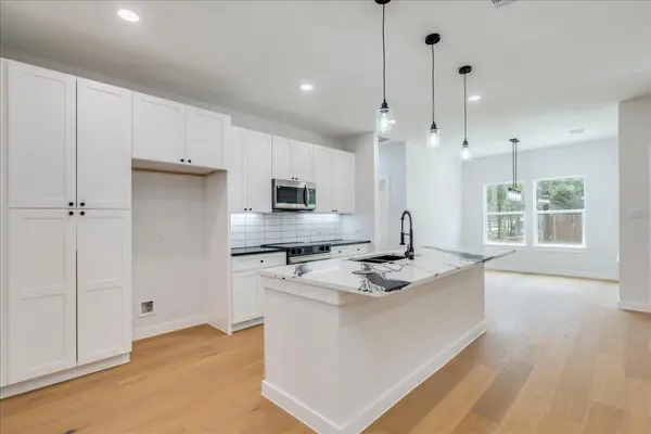 108 Keahi CT, Bastrop, TX 78602