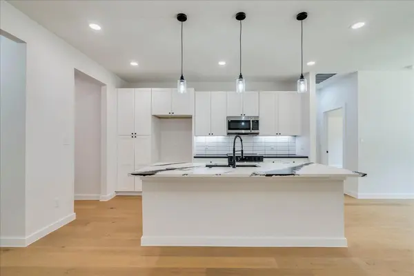 108 Keahi CT, Bastrop, TX 78602