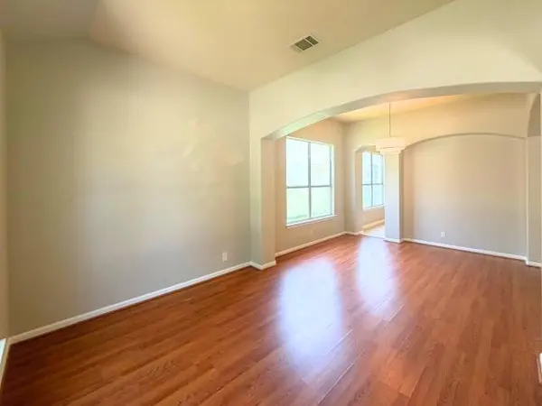 3304 Winding Shore LN, Pflugerville, TX 78660
