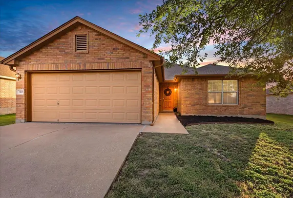 107 Fossil TRL, Leander, TX 78641
