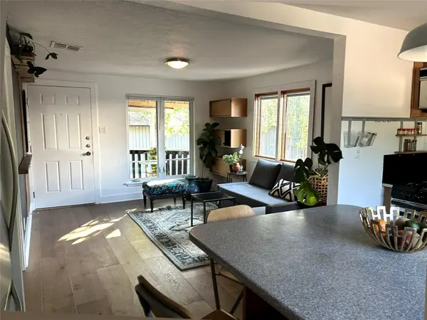 613 Brentwood ST #C, Austin, TX 78752