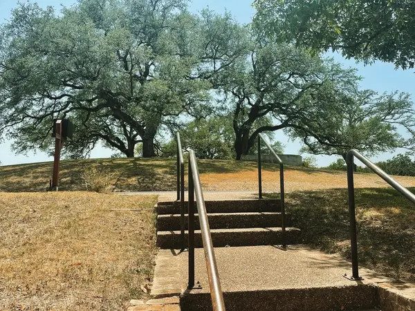 1706 Windoak DR, Austin, TX 78741