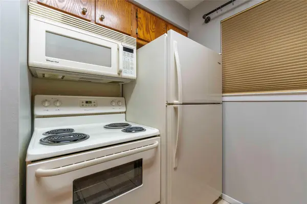 6903 Deatonhill DR #28, Austin, TX 78745