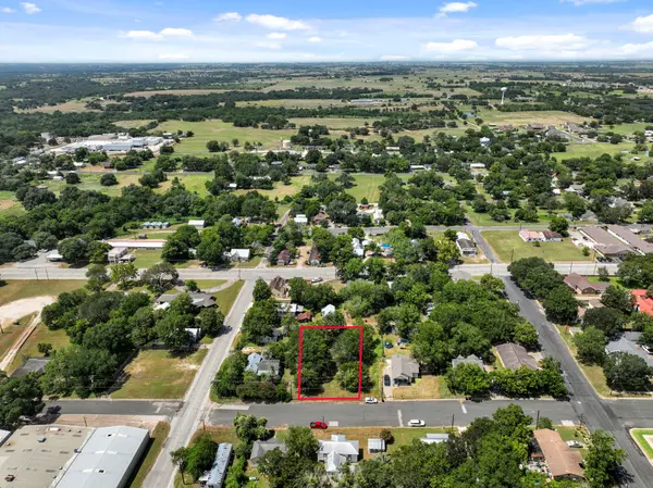 1015 Anderson ST, Schulenburg, TX 78956