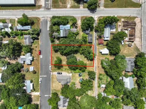 1015 Anderson ST, Schulenburg, TX 78956