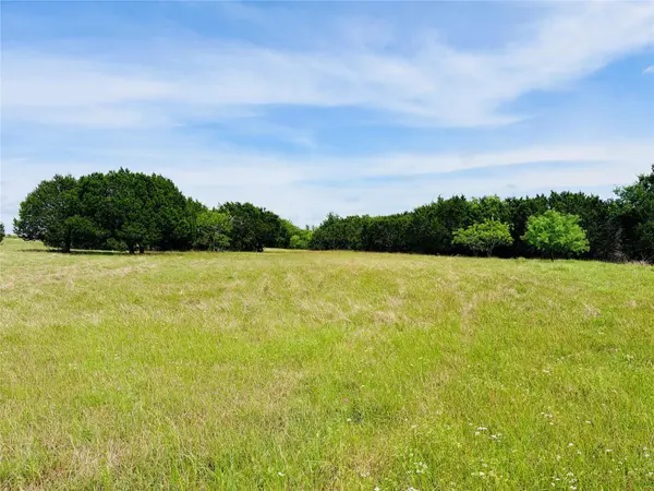 34 County Road 340, Mcgregor, TX 76657