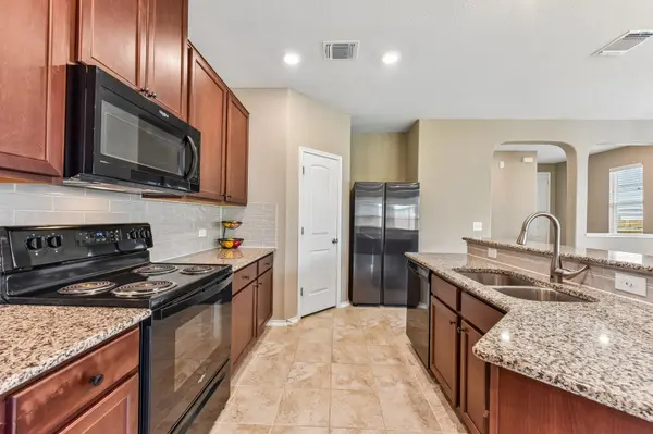 1922 Dragonfly LOOP, Bastrop, TX 78602