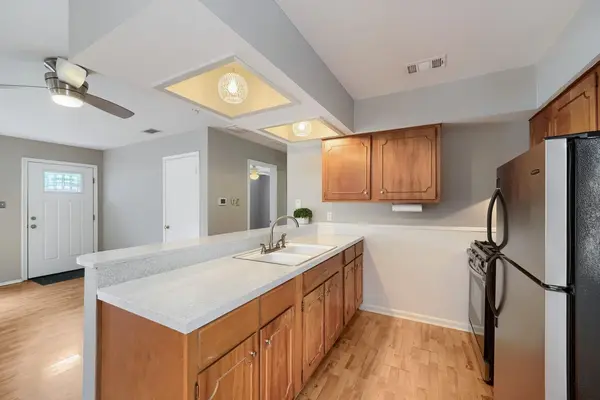 8308 HATHAWAY DR, Austin, TX 78757