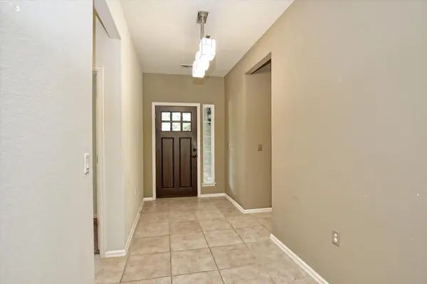516 Independence Creek LN, Georgetown, TX 78633
