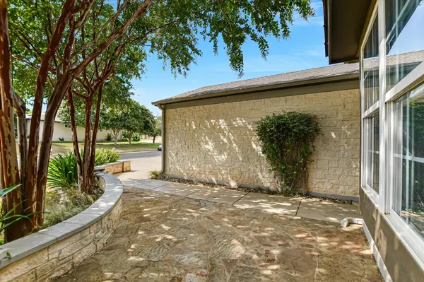 516 Independence Creek LN, Georgetown, TX 78633