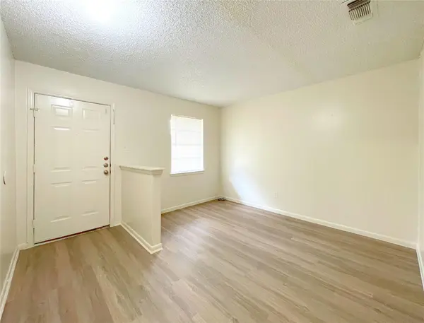 904 N Meadows DR #D, Austin, TX 78758