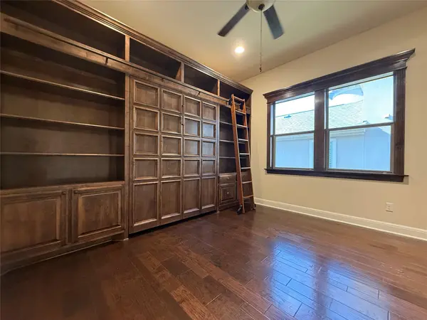 300 Summer Alcove WAY, Austin, TX 78732