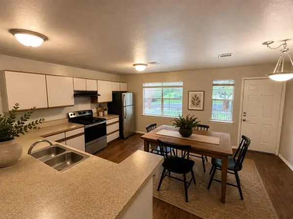 1841 River Crossing CIR #B, Austin, TX 78741
