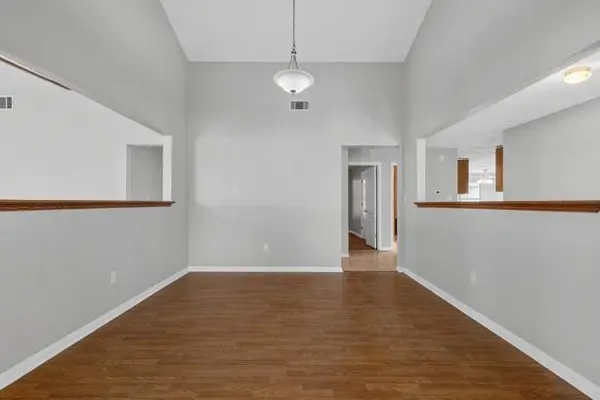 16 Brenda LN, Round Rock, TX 78665