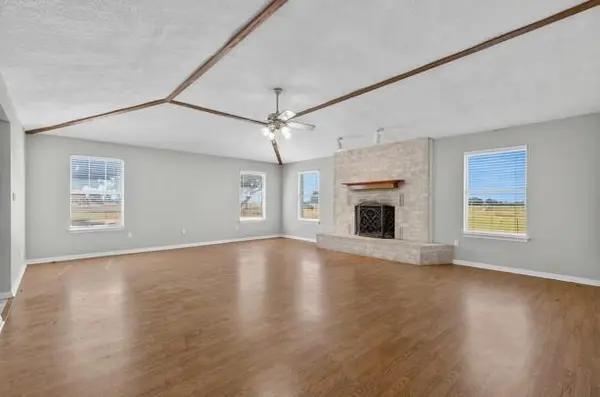 16 Brenda LN, Round Rock, TX 78665