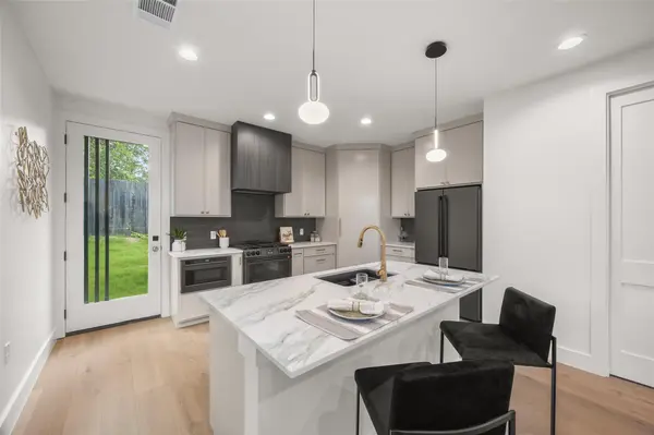 5104 Stone Gate DR #2, Austin, TX 78721