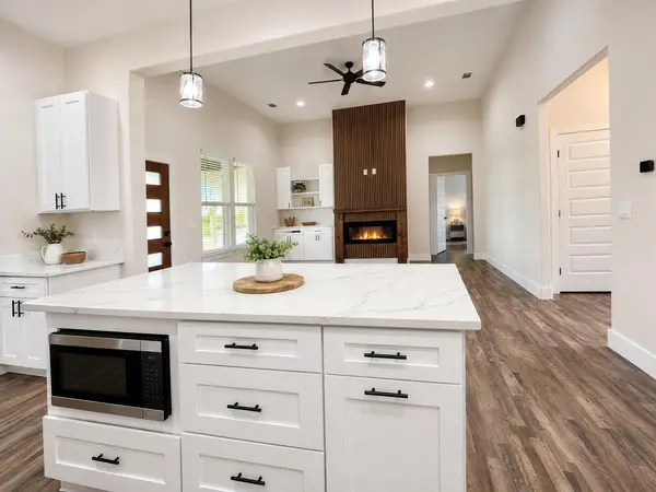488 County Road 468, Elgin, TX 78621