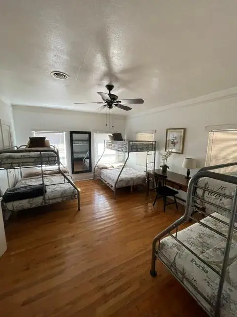 1506 E 2nd ST, Austin, TX 78702