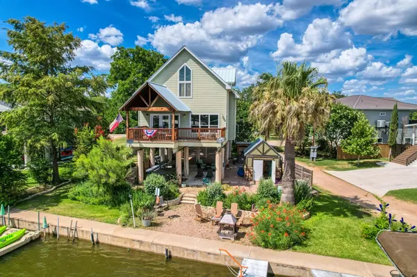 1605 Glencove DR, Kingsland, TX 78639