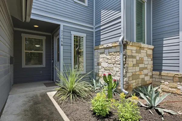 2208 Schriber ST #B, Austin, TX 78704