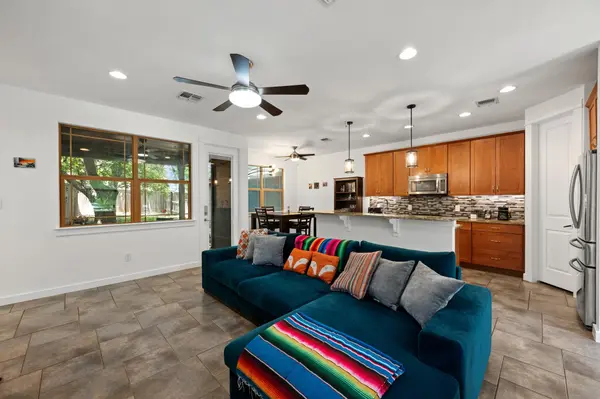 2208 Schriber ST #B, Austin, TX 78704