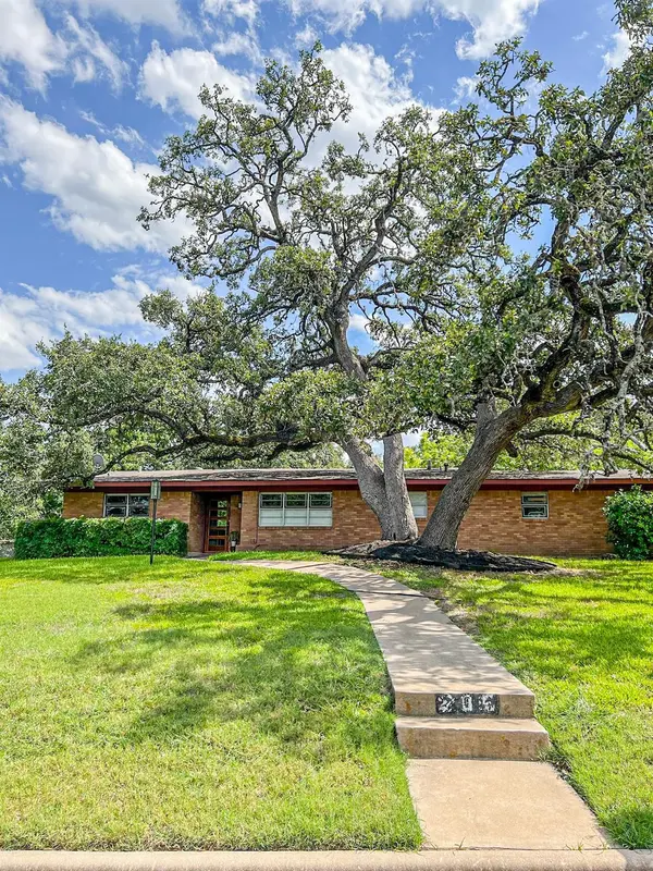 205 W Covington DR, Austin, TX 78753