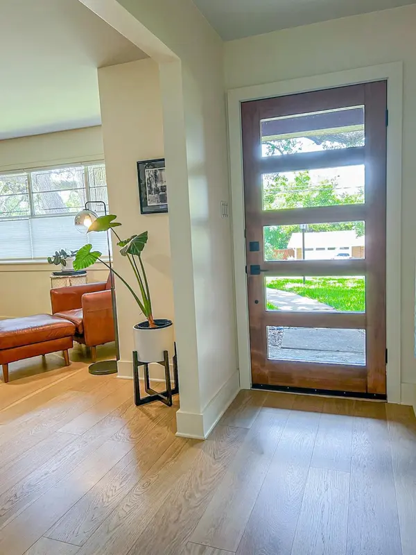 205 W Covington DR, Austin, TX 78753