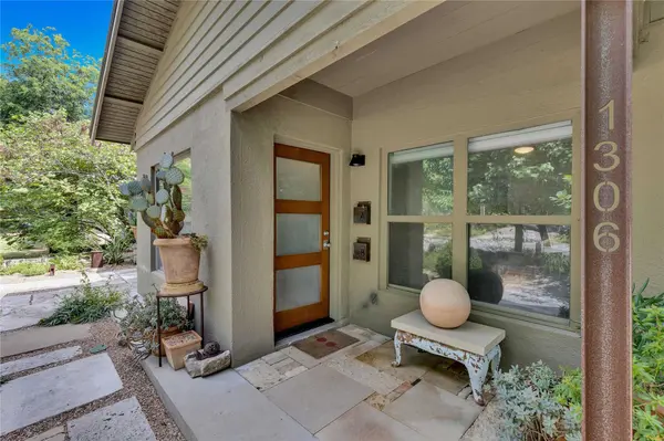 1306 Norwood RD #A, Austin, TX 78722