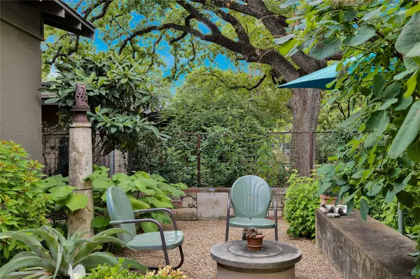 1306 Norwood RD #A, Austin, TX 78722