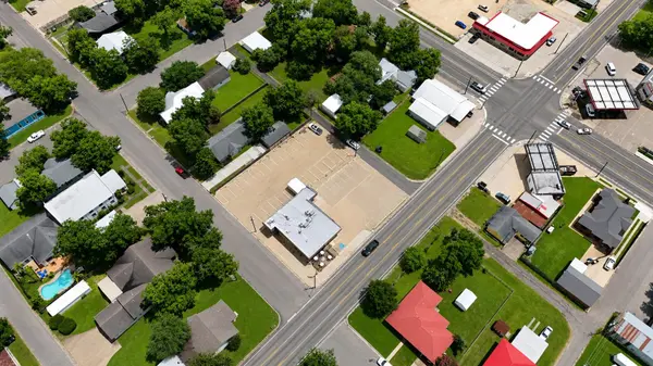 122 E 5th ST, Shiner, TX 77984