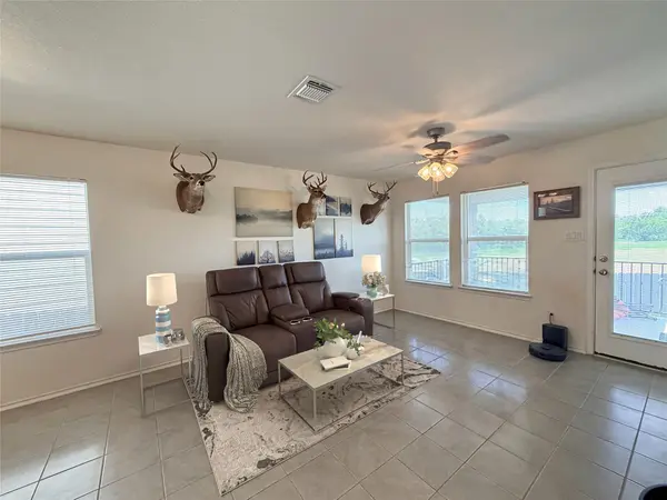 320 Katie Elder DR, Jarrell, TX 76537