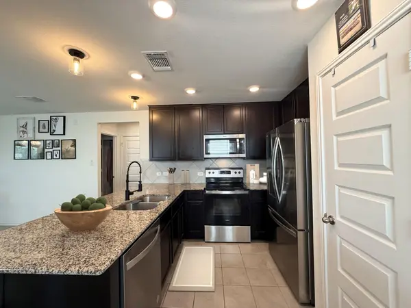 320 Katie Elder DR, Jarrell, TX 76537