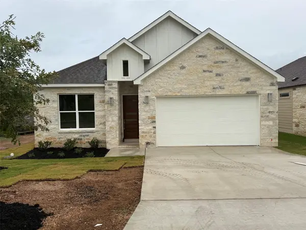 134` Pinehurst ST, Meadowlakes, TX 78654