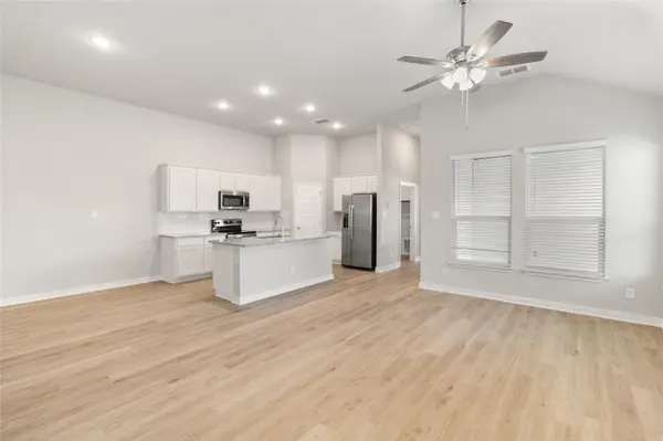 162 Gunner RD, Buda, TX 78610