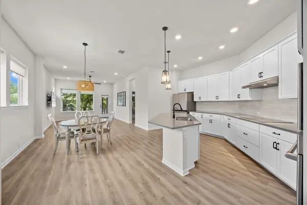 117 Monterey Oak TRL, Georgetown, TX 78628