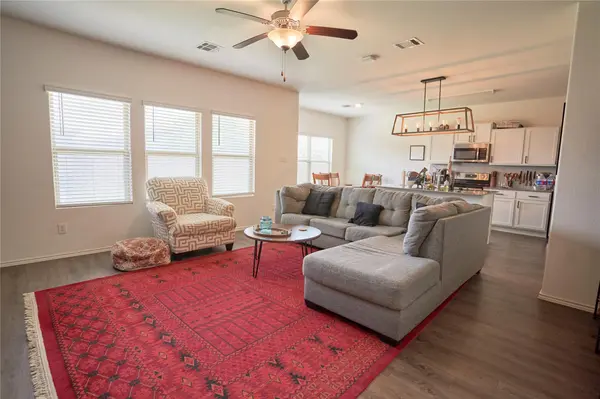 105 Comet DR, Jarrell, TX 76537