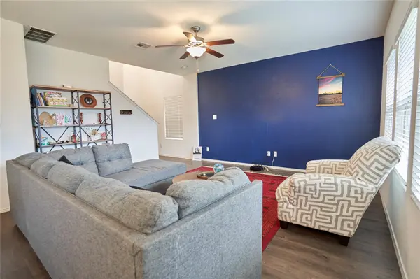105 Comet DR, Jarrell, TX 76537