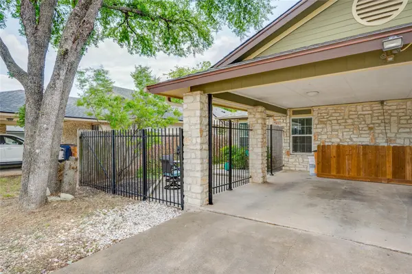 2412 Thornton RD #B, Austin, TX 78704