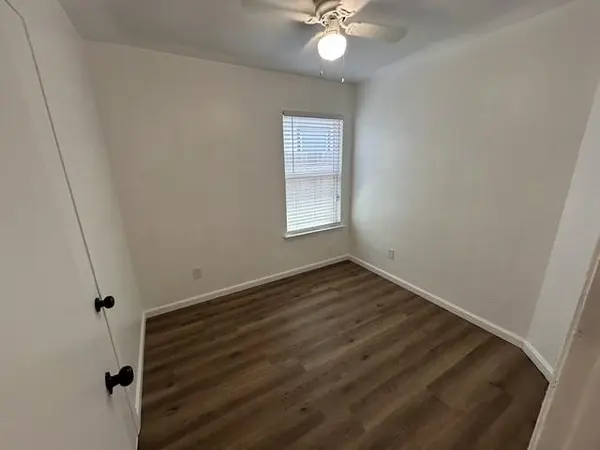 1118 E Brookswood Ave #A, Austin, TX 78721