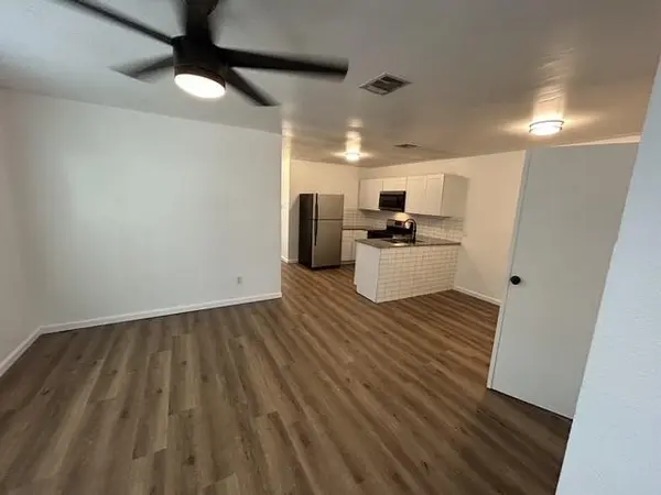 1118 E Brookswood Ave #A, Austin, TX 78721