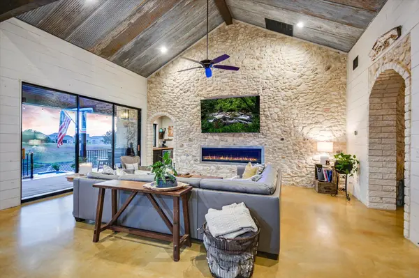 112 CLEARWATER DR, Kingsland, TX 78639