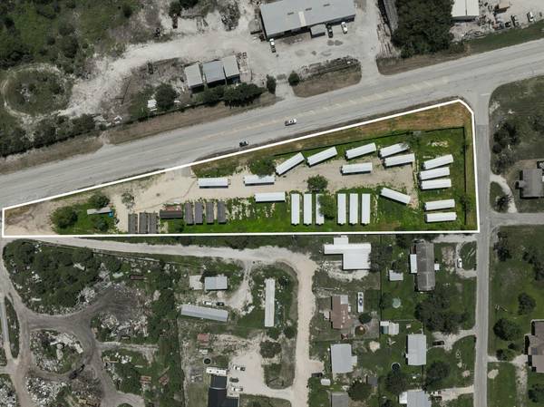 1691 Loop 17, Karnes City, TX 78118