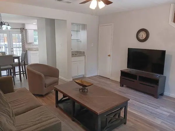 8402 Fathom CIR #107, Austin, TX 78750