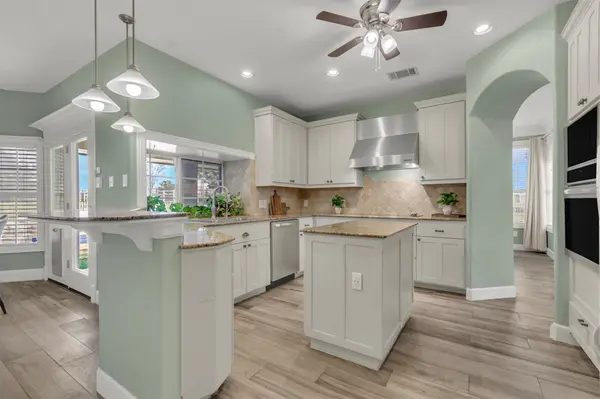 100 Apache PASS, Hutto, TX 78634