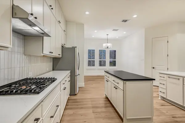 106 Waverly Spire CT, Austin, TX 78738