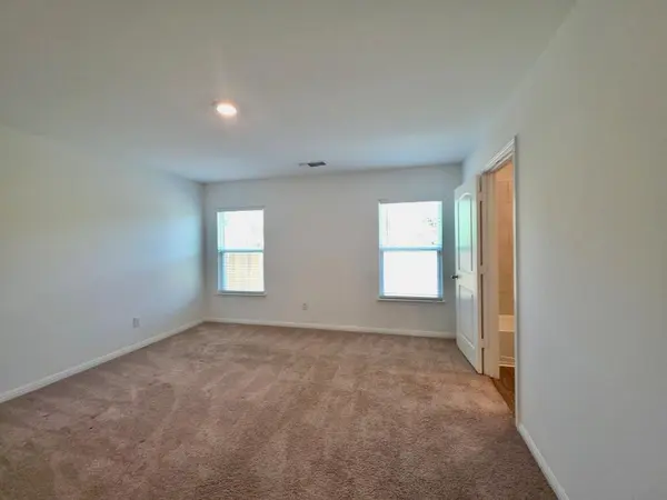 317 Riverdale DR, Jarrell, TX 76537