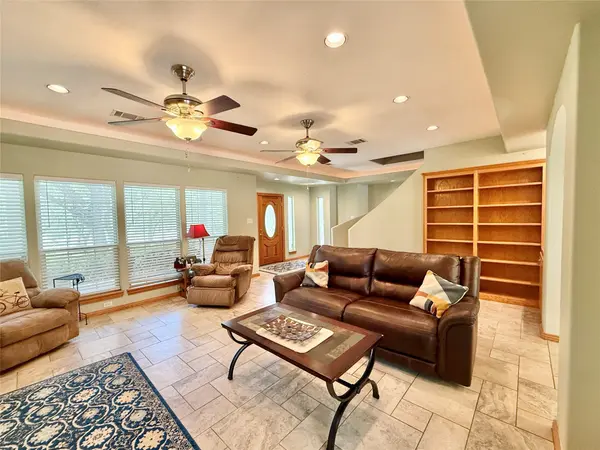 670 Woodland DR, Driftwood, TX 78619