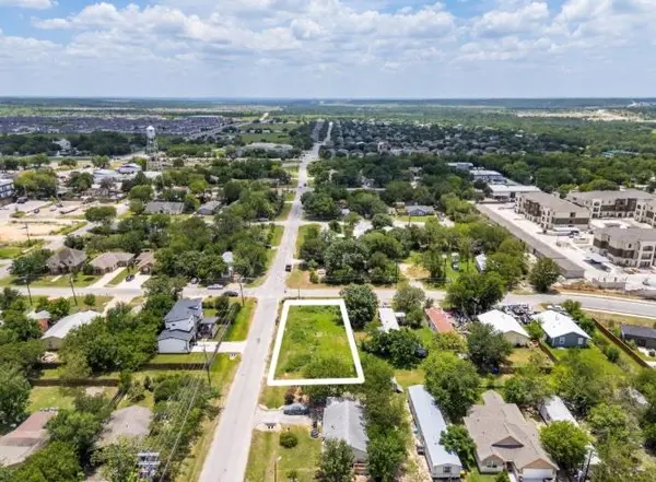301 W Eggleston ST, Manor, TX 78653