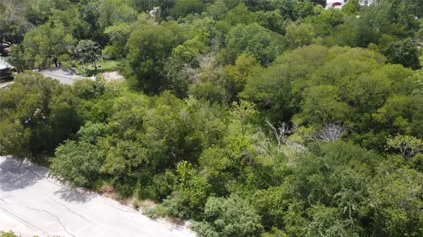 2502 Douglas ST, Austin, TX 78741